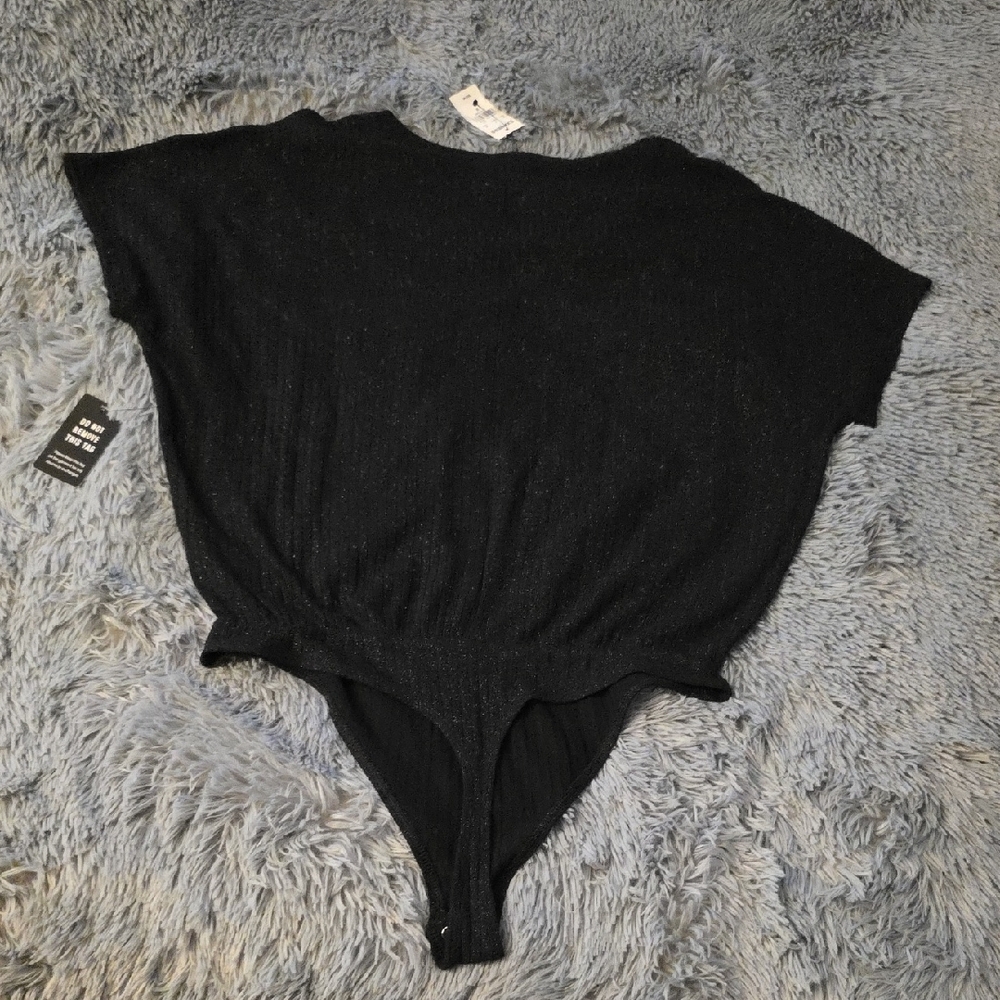 Express Black Ribbed V-Neck Top - Picture 3 of 4